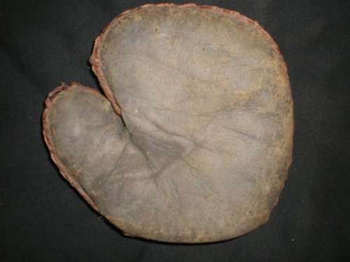 Spalding Basemitt 3 Front